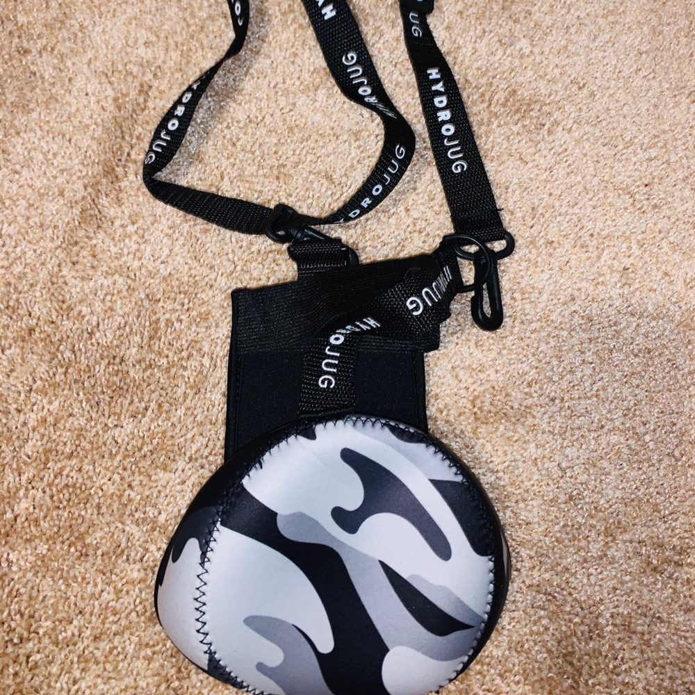 Hydrojug carrier